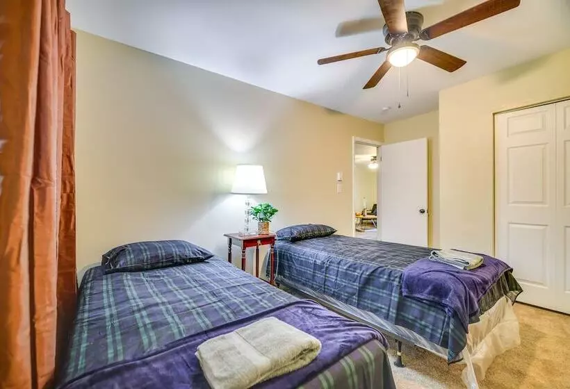 Tobyhanna Vacation Rental: Game Room & Trampoline!