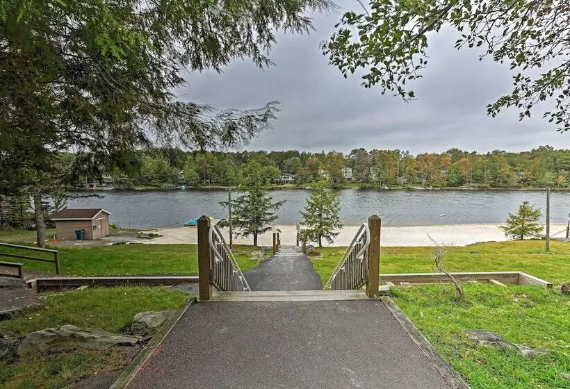 Tobyhanna Vacation Rental: Game Room & Trampoline!
