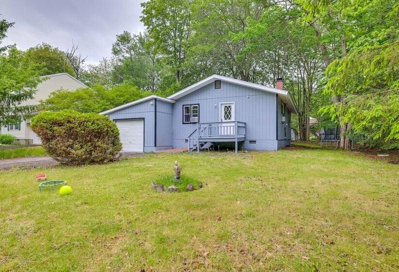 Tobyhanna Vacation Rental: Game Room & Trampoline!