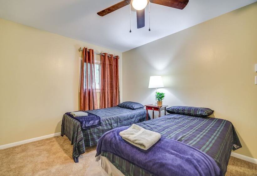 Tobyhanna Vacation Rental: Game Room & Trampoline!