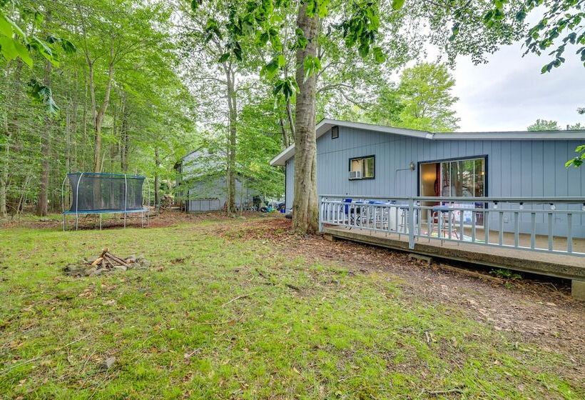 Tobyhanna Vacation Rental: Game Room & Trampoline!
