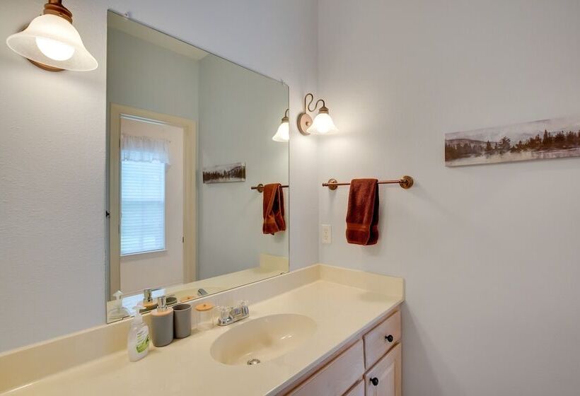 Waterfront Lake Fork Vacation Home W/ Boat Dock!