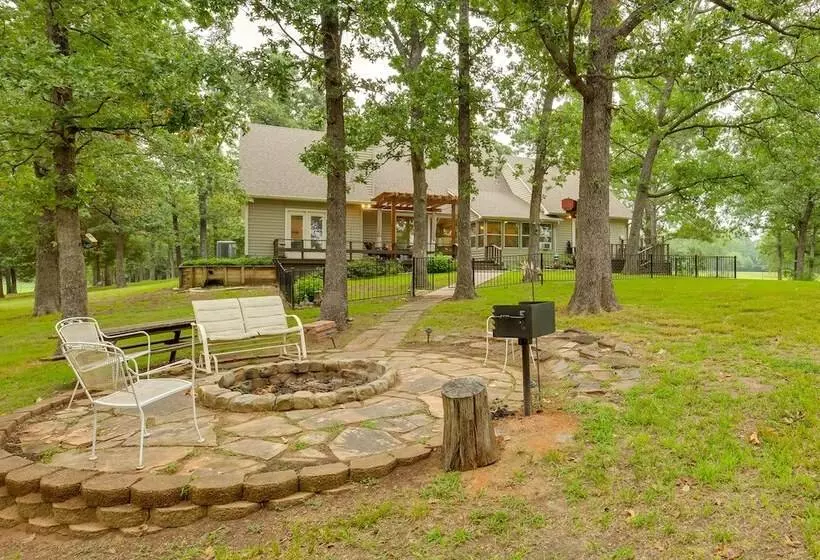 Waterfront Lake Fork Vacation Home W/ Boat Dock!