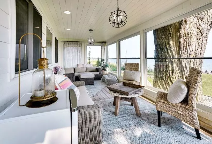 Waterfront Lake Poinsett Retreat W/ Fire Pit!