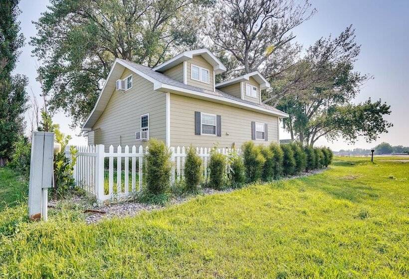 Waterfront Lake Poinsett Retreat W/ Fire Pit!