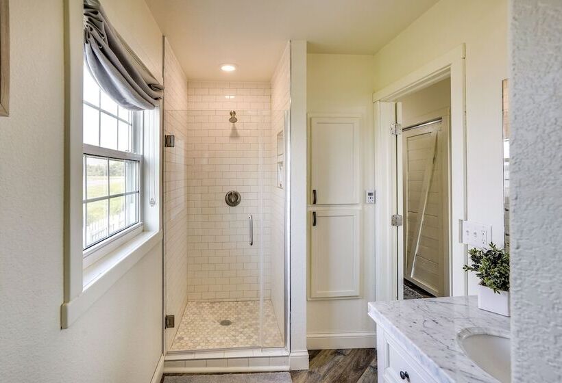 Waterfront Lake Poinsett Retreat W/ Fire Pit!