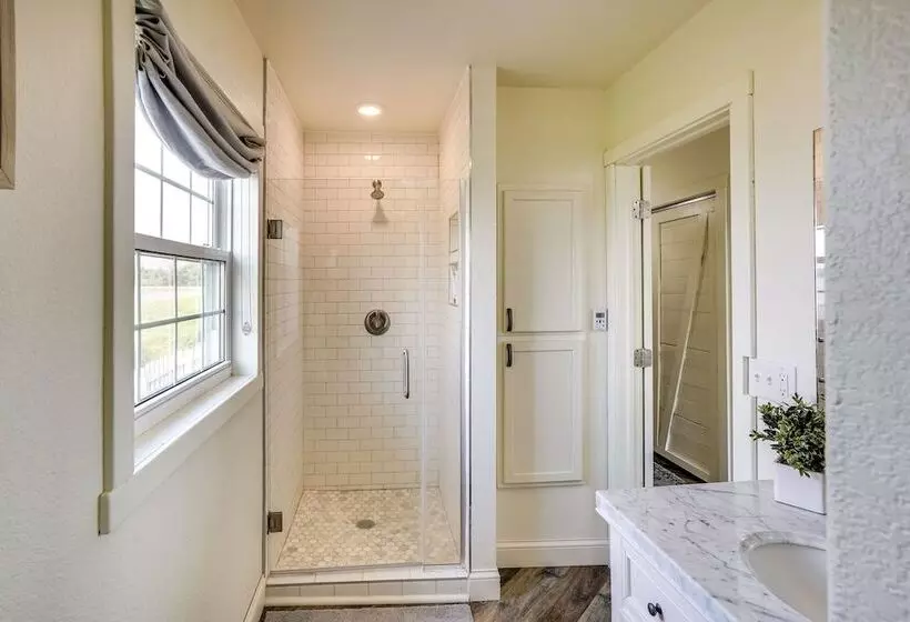 Waterfront Lake Poinsett Retreat W/ Fire Pit!