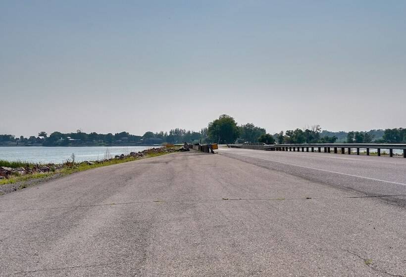 Waterfront Lake Poinsett Retreat W/ Fire Pit!