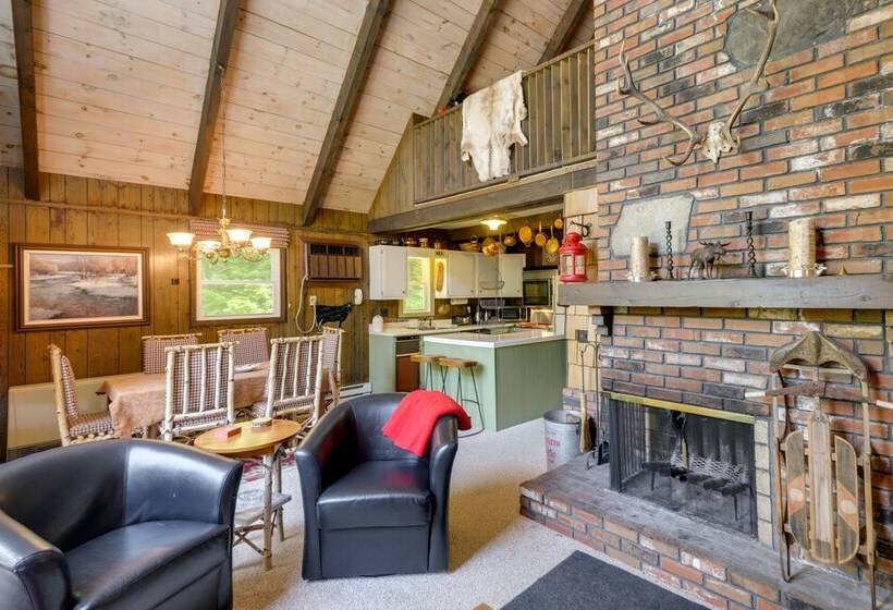 West Dover Home   Steps To Mount Snow Resort!