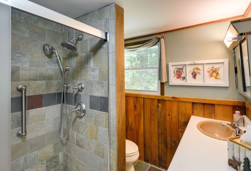 West Dover Home   Steps To Mount Snow Resort!