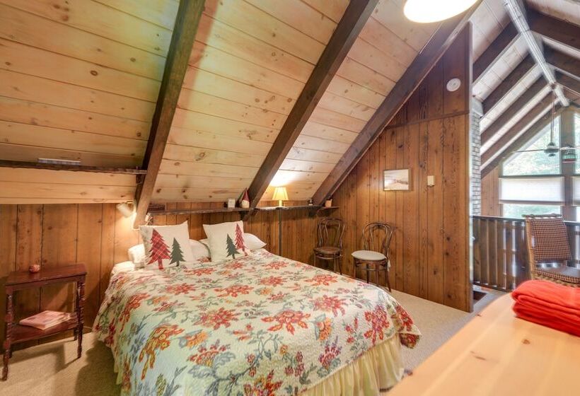 West Dover Home   Steps To Mount Snow Resort!