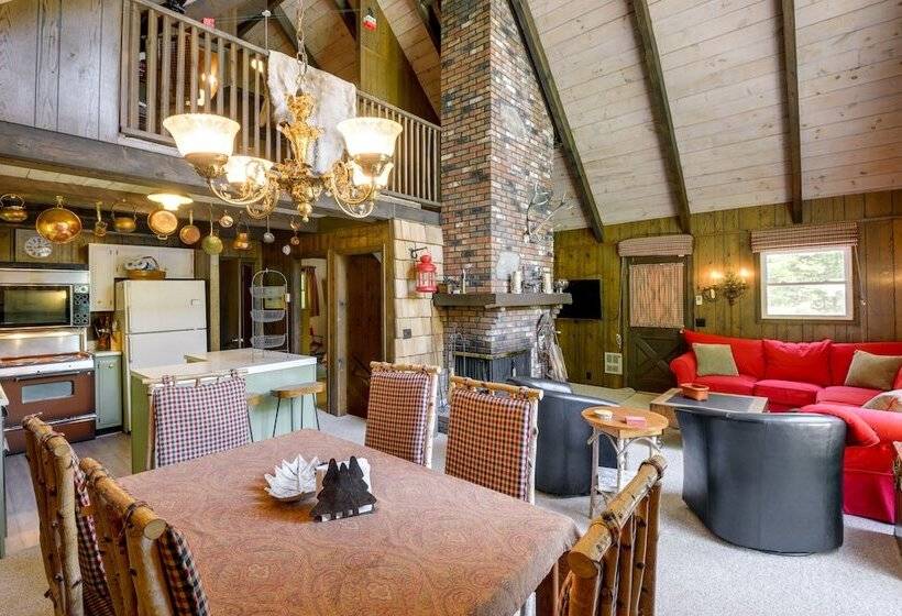 West Dover Home   Steps To Mount Snow Resort!