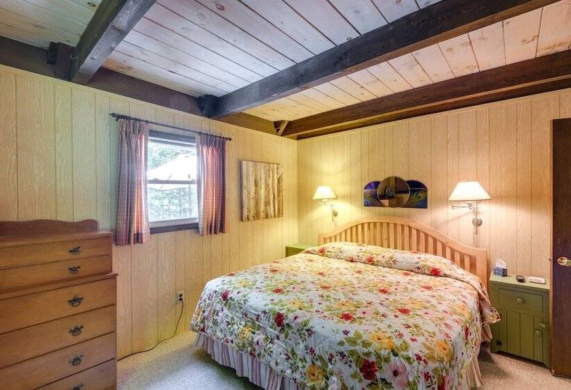 West Dover Home   Steps To Mount Snow Resort!