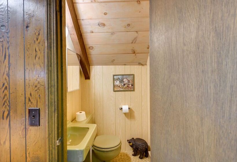 West Dover Home   Steps To Mount Snow Resort!