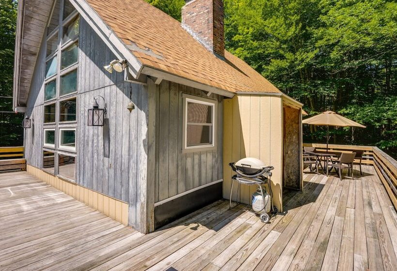 West Dover Home   Steps To Mount Snow Resort!