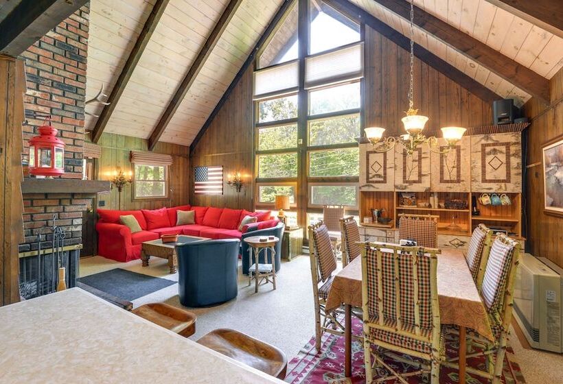 West Dover Home   Steps To Mount Snow Resort!