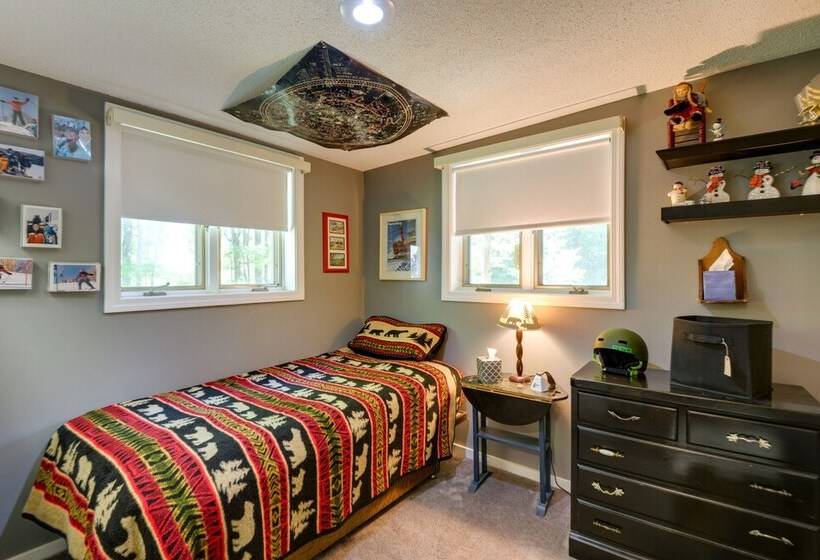 West Dover Home   Steps To Mount Snow Resort!