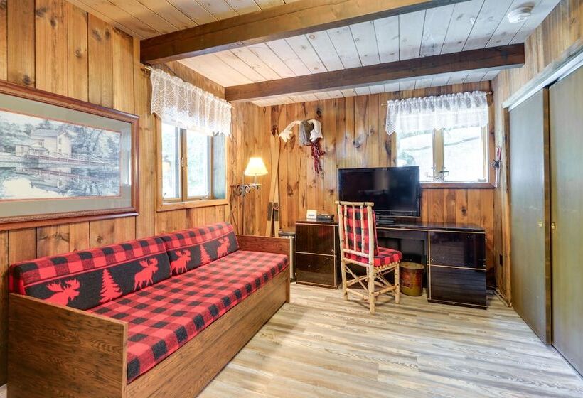 West Dover Home   Steps To Mount Snow Resort!