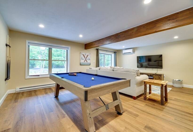 Albrightsville Cabin W/ Hot Tub & Game Room!