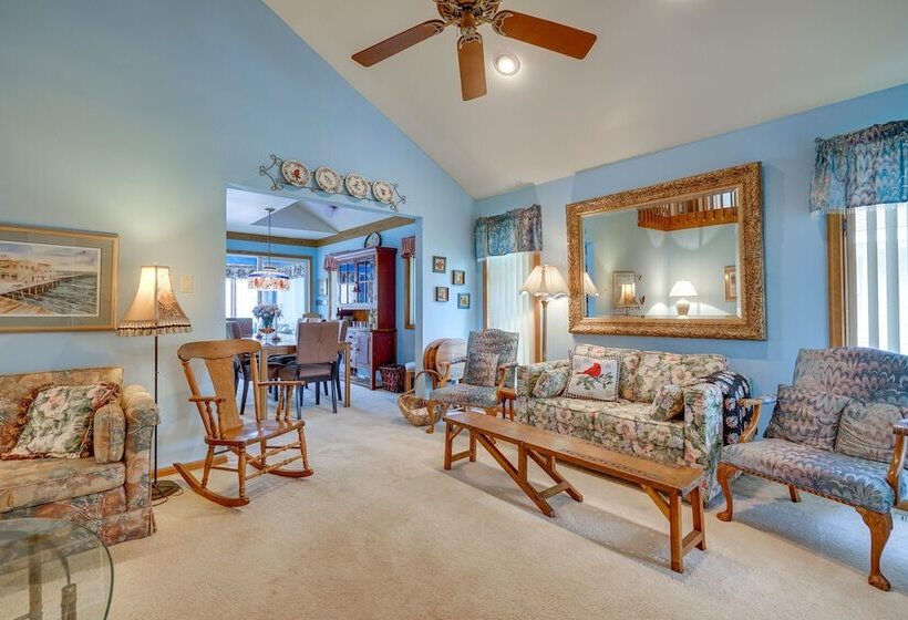 Bayfront Avalon Home W/ Boat Slip & Private Pool!