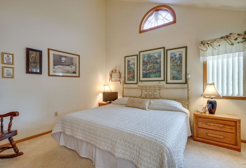 Bayfront Avalon Home W/ Boat Slip & Private Pool!