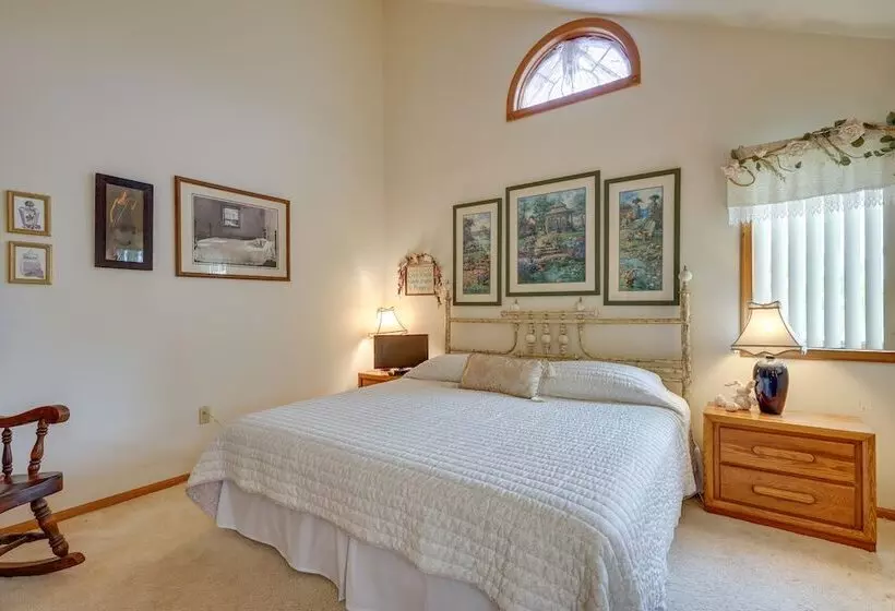 Bayfront Avalon Home W/ Boat Slip & Private Pool!