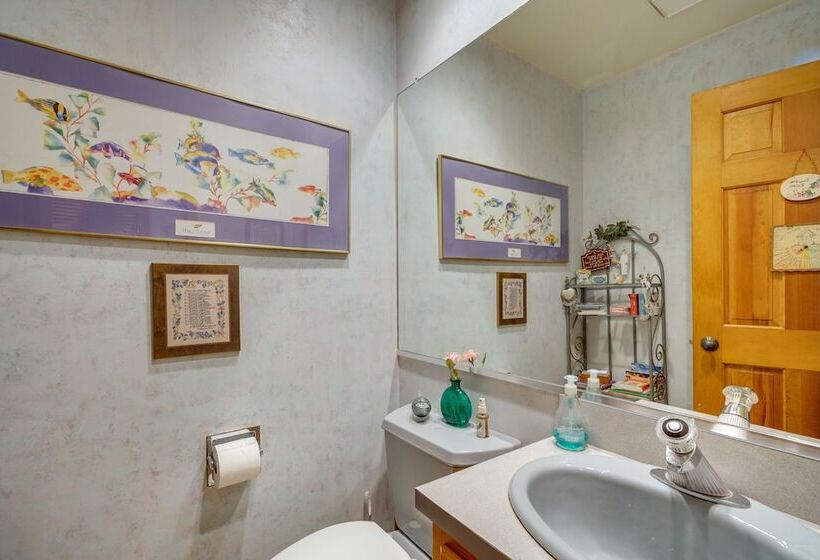 Bayfront Avalon Home W/ Boat Slip & Private Pool!