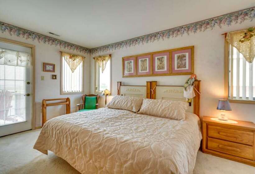 Bayfront Avalon Home W/ Boat Slip & Private Pool!