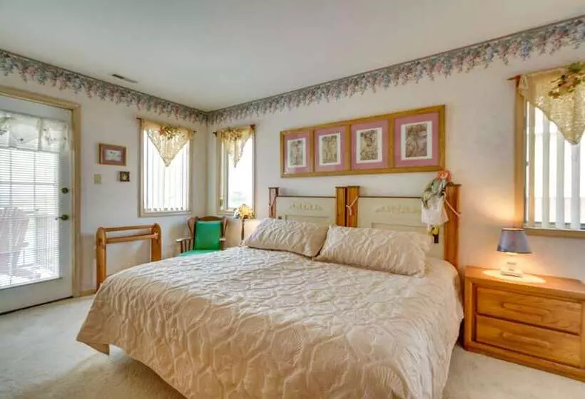 Bayfront Avalon Home W/ Boat Slip & Private Pool!