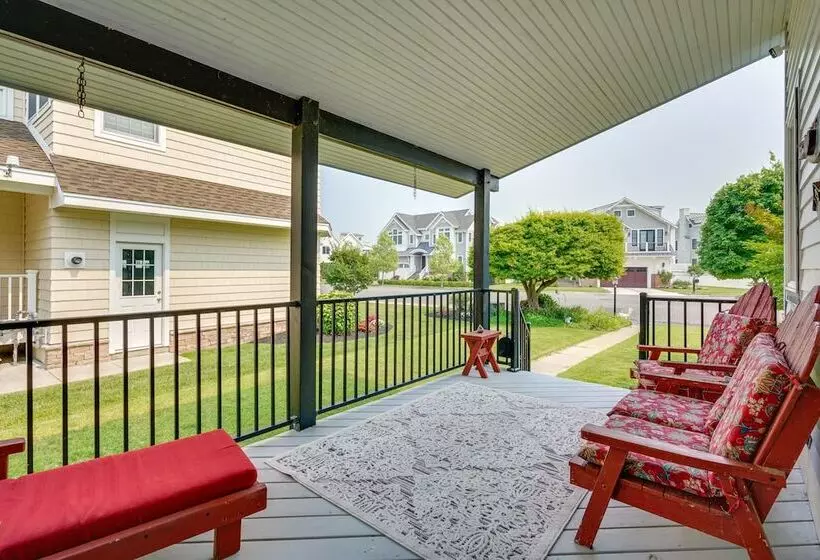 Bayfront Avalon Home W/ Boat Slip & Private Pool!