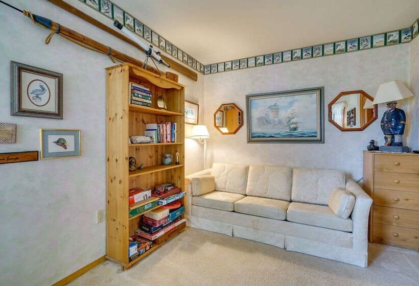 Bayfront Avalon Home W/ Boat Slip & Private Pool!