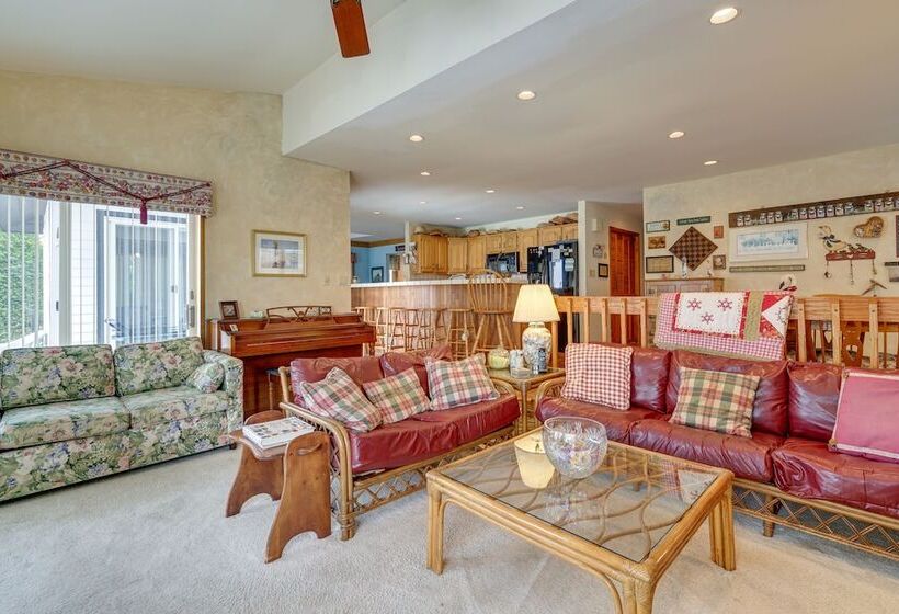 Bayfront Avalon Home W/ Boat Slip & Private Pool!