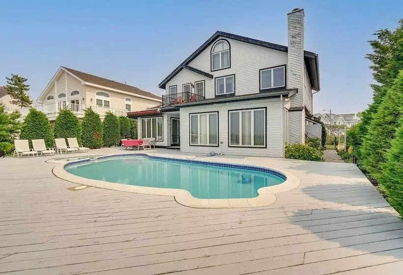 Bayfront Avalon Home W/ Boat Slip & Private Pool!