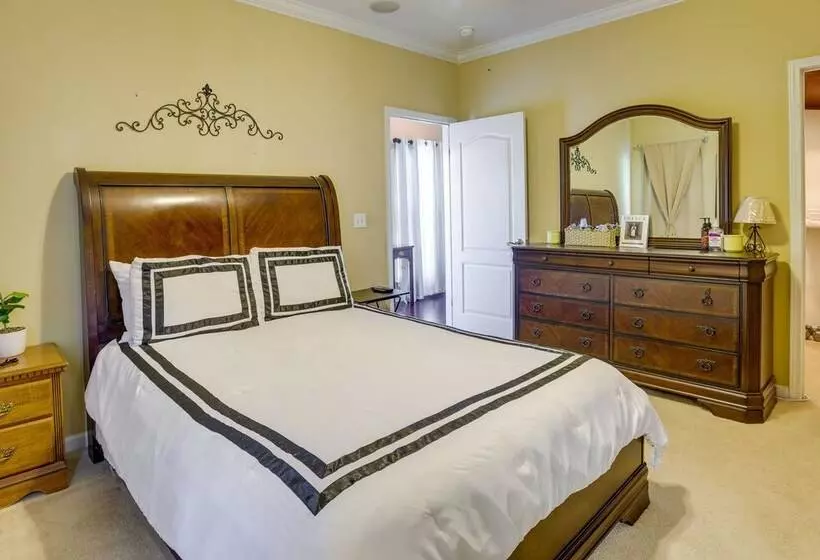 Birmingham Home W/ Yard   15 Mi To Downtown!