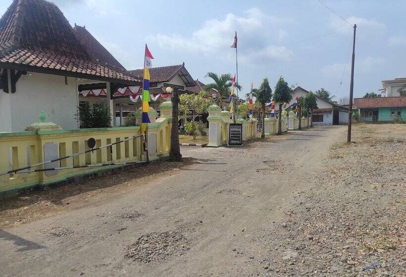 Capital O 93024 Hotel Ganesha