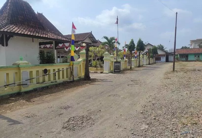 Capital O 93024 Hotel Ganesha