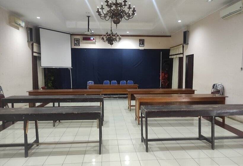 Capital O 93024 Hotel Ganesha