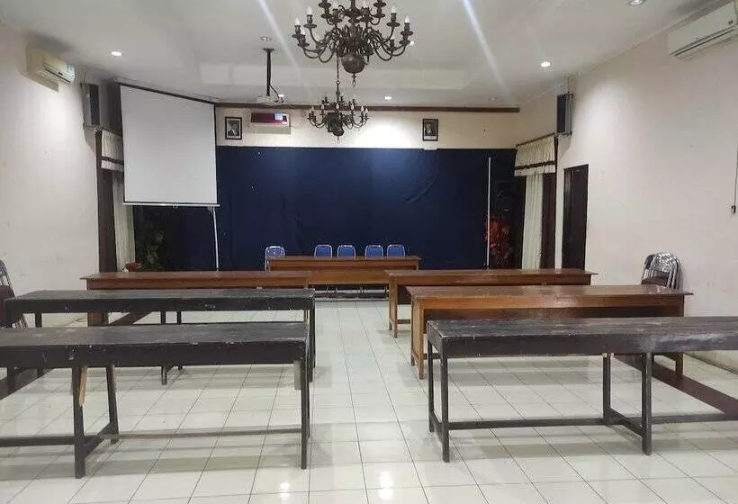 Capital O 93024 Hotel Ganesha