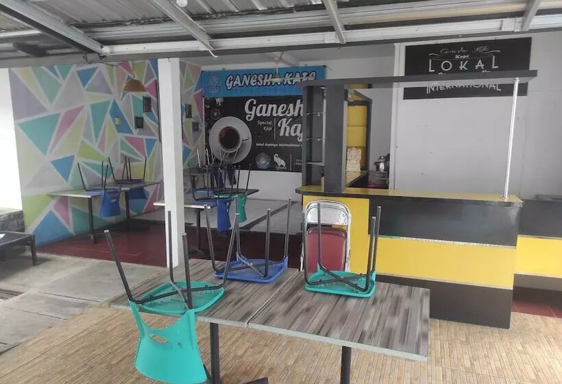 Capital O 93024 Hotel Ganesha