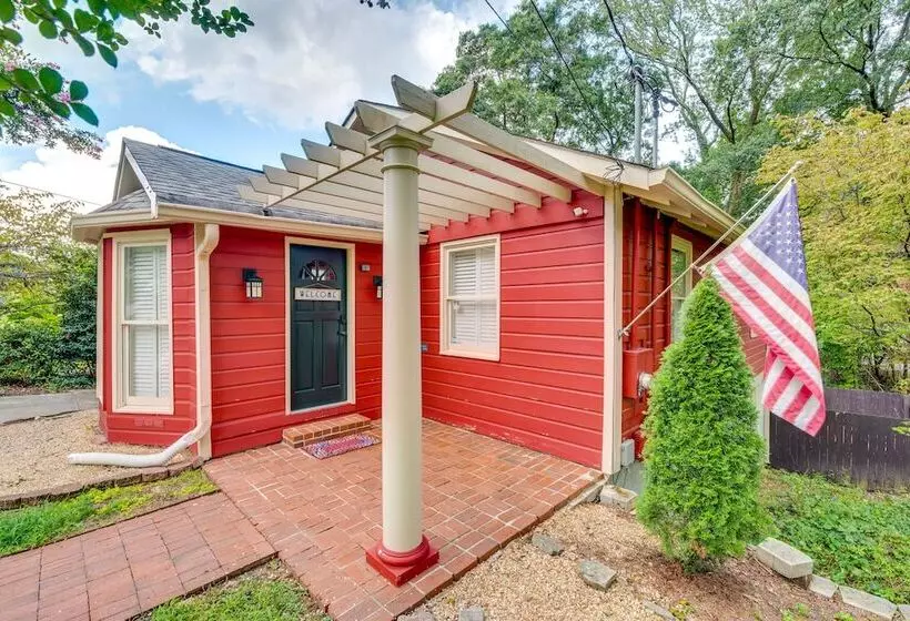 Chic Atlanta Retreat W/ Patio & Outdoor Dining!