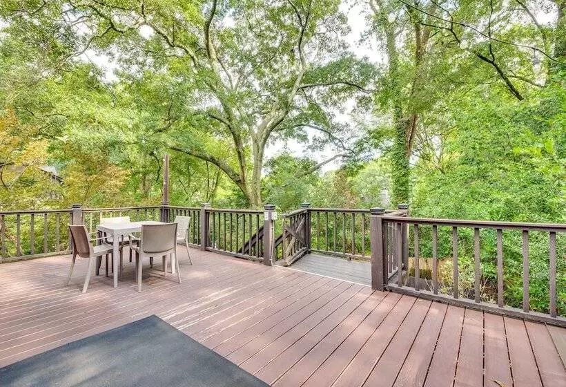 Chic Atlanta Retreat W/ Patio & Outdoor Dining!