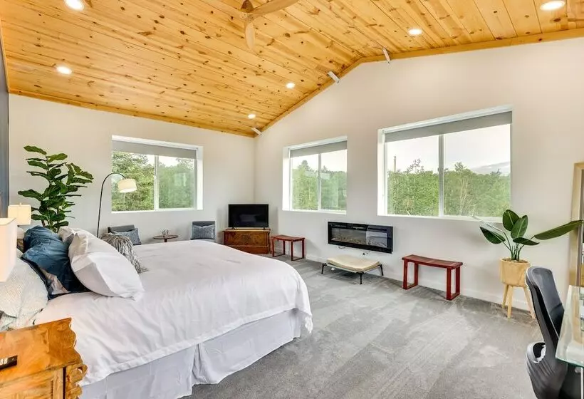 Colorado Retreat W/ Gas Grill & Mountain Views!