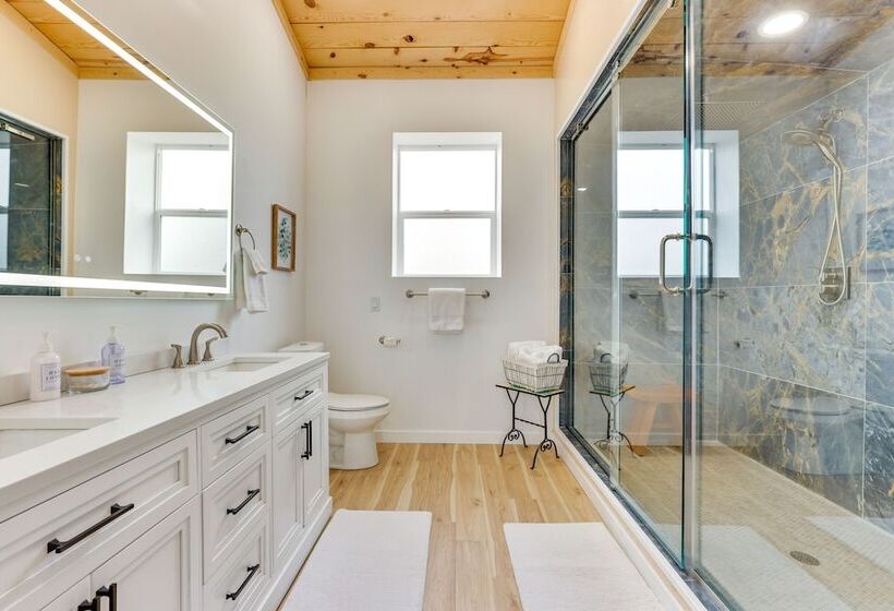 Colorado Retreat W/ Gas Grill & Mountain Views!