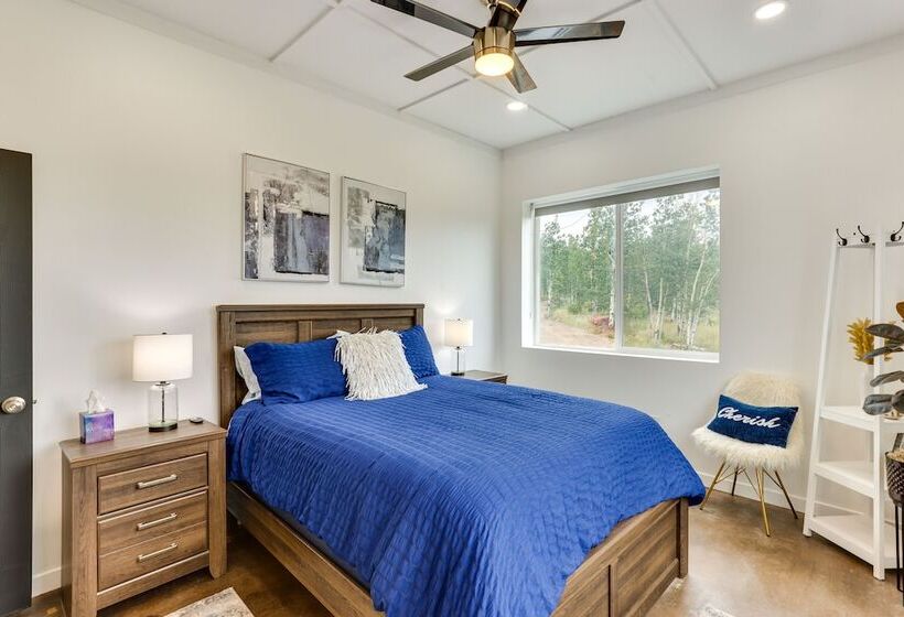 Colorado Retreat W/ Gas Grill & Mountain Views!