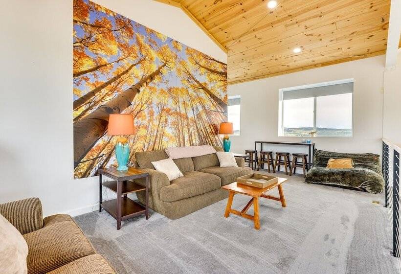 Colorado Retreat W/ Gas Grill & Mountain Views!