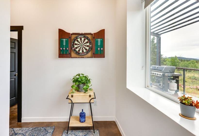 Colorado Retreat W/ Gas Grill & Mountain Views!