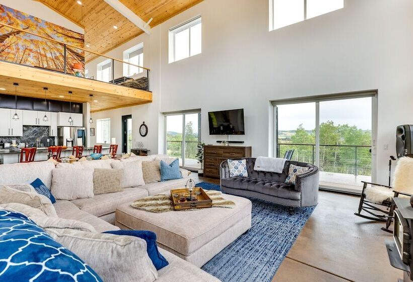 Colorado Retreat W/ Gas Grill & Mountain Views!