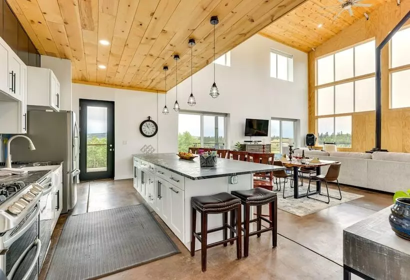Colorado Retreat W/ Gas Grill & Mountain Views!