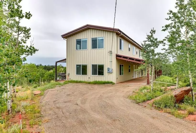 Colorado Retreat W/ Gas Grill & Mountain Views!