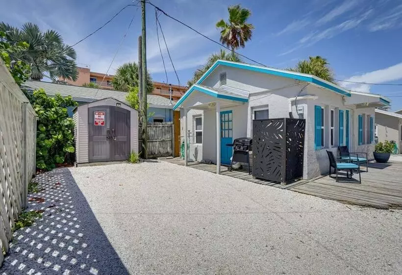 Cozy Indian Rocks Beach Cottage: Steps To Seawall!